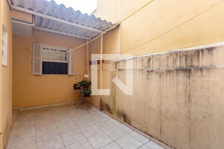 Casa à venda com 230m², 2 quartos e 2 vagasQuintal