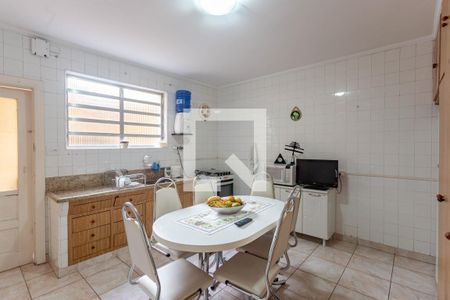 Casa à venda com 230m², 2 quartos e 2 vagasCozinha
