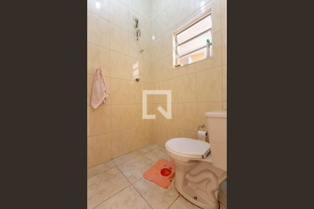 Casa à venda com 230m², 2 quartos e 2 vagasBanheiro de serviço