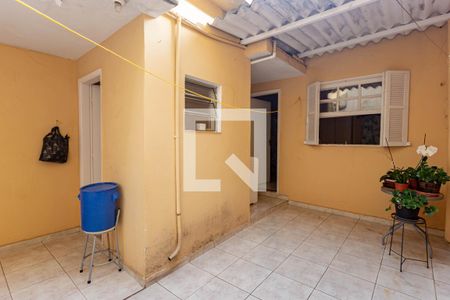 Casa à venda com 230m², 2 quartos e 2 vagasQuintal