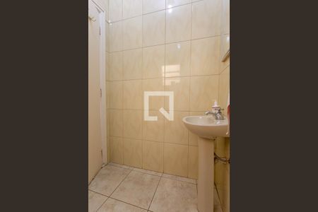 Casa à venda com 230m², 2 quartos e 2 vagasBanheiro de serviço