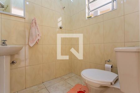 Casa à venda com 230m², 2 quartos e 2 vagasBanheiro de serviço