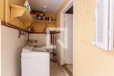 Casa à venda com 230m², 2 quartos e 2 vagasÁrea de Serviço