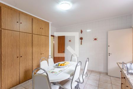 Casa à venda com 230m², 2 quartos e 2 vagasCozinha