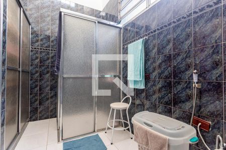 Casa à venda com 230m², 2 quartos e 2 vagasBanheiro