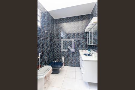 Casa à venda com 230m², 2 quartos e 2 vagasBanheiro