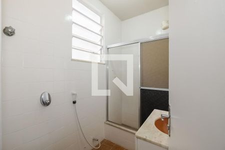 Apartamento para alugar com 60m², 2 quartos e 1 vaga Apartamento para alugar com 60m², 2 quartos e 1 vagaBanheiro Corredor