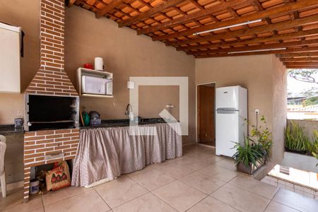 Casa à venda com 300m², 3 quartos e 2 vagas Casa à venda com 300m², 3 quartos e 2 vagasÁrea comum