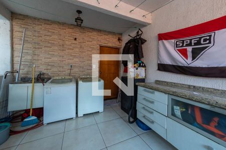 Casa à venda com 300m², 3 quartos e 2 vagas Casa à venda com 300m², 3 quartos e 2 vagasÁrea de serviço