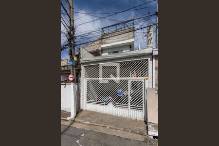 Casa à venda com 300m², 3 quartos e 2 vagas Casa à venda com 300m², 3 quartos e 2 vagasFachada