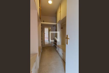 Apartamento à venda com 200m², 3 quartos e 3 vagasCloset da suíte master