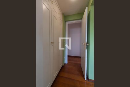 Apartamento à venda com 200m², 3 quartos e 3 vagasSuíte 2