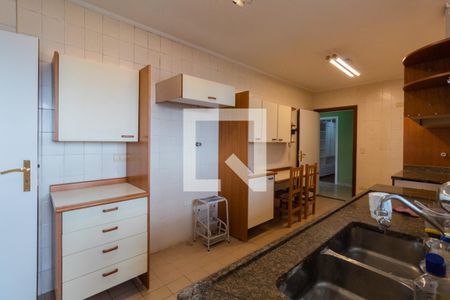 Apartamento à venda com 200m², 3 quartos e 3 vagasCozinha