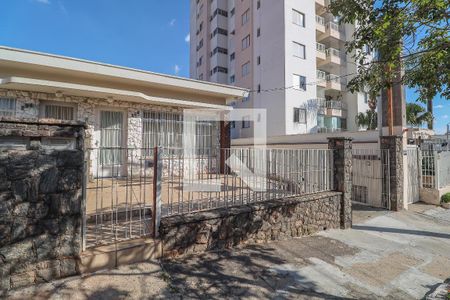 Fachada de casa à venda com 7 quartos, 880m² em Vila Oratório, São Paulo