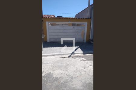 Casa à venda com 125m², 2 quartos e 2 vagas Casa à venda com 125m², 2 quartos e 2 vagasFachada