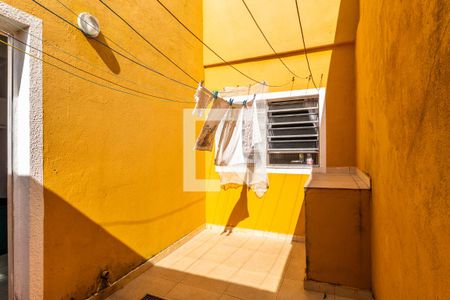 Casa à venda com 125m², 2 quartos e 2 vagas Casa à venda com 125m², 2 quartos e 2 vagasVaranda