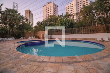 Apartamento à venda com 190m², 3 quartos e 2 vagasÁrea comum - Piscina