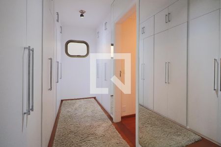 Apartamento à venda com 190m², 3 quartos e 2 vagasCorredor Armários