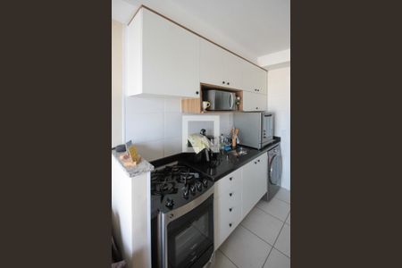 Cozinha de apartamento à venda com 1 quarto, 31m² em Vila Ema, São Paulo