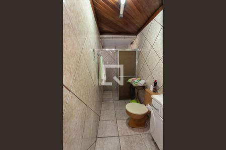 Casa para alugar com 330m², 3 quartos e 8 vagas Casa para alugar com 330m², 3 quartos e 8 vagasBanheiro da Suíte 2