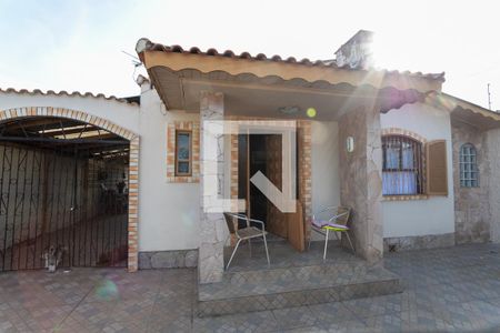 Casa para alugar com 330m², 3 quartos e 8 vagas Casa para alugar com 330m², 3 quartos e 8 vagasFachada