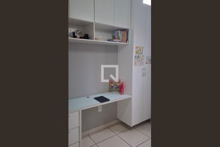 Quarto de apartamento à venda com 3 quartos, 67m² em Parque Oeste Industrial, Goiânia