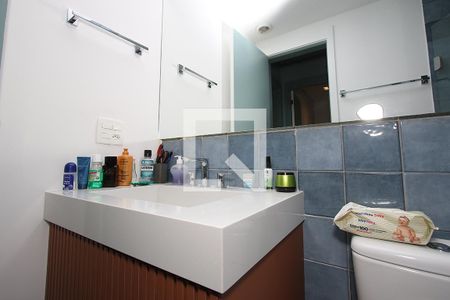 Apartamento para alugar com 73m², 2 quartos e 1 vaga Apartamento para alugar com 73m², 2 quartos e 1 vagaBanheiro Corredor