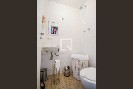 Apartamento para alugar com 217m², 4 quartos e 3 vagasBanheiro de Serviço