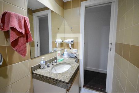 Apartamento para alugar com 217m², 4 quartos e 3 vagasBanheiro Social
