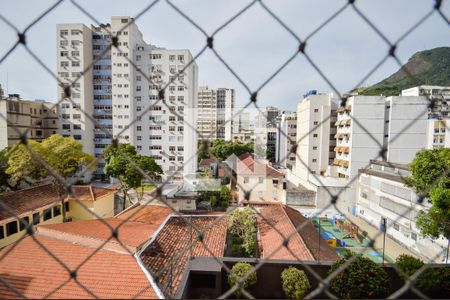 Apartamento para alugar com 217m², 4 quartos e 3 vagasVista da Suíte 2