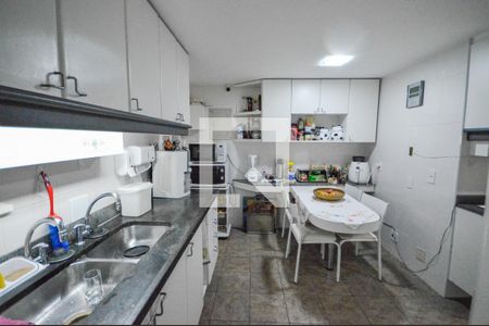 Apartamento para alugar com 217m², 4 quartos e 3 vagasCozinha