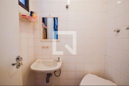 Apartamento para alugar com 217m², 4 quartos e 3 vagasBanheiro de Serviço