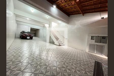 Casa à venda com 325m², 2 quartos e 4 vagasGaragem
