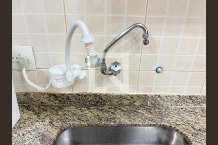 Casa à venda com 325m², 2 quartos e 4 vagasCozinha 