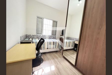 Casa à venda com 325m², 2 quartos e 4 vagasQuarto 2