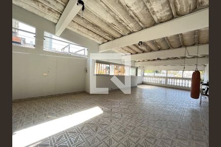 Casa à venda com 325m², 2 quartos e 4 vagasÁrea externa