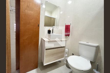 Casa à venda com 325m², 2 quartos e 4 vagasBanheiro Social