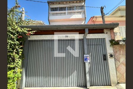 Casa à venda com 325m², 2 quartos e 4 vagasFachada