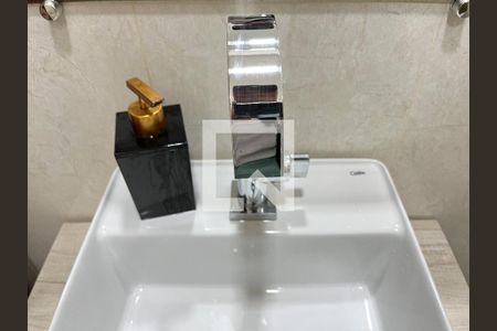 Casa à venda com 325m², 2 quartos e 4 vagasBanheiro Social