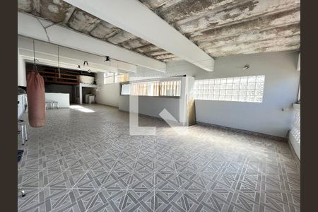 Casa à venda com 325m², 2 quartos e 4 vagasÁrea externa