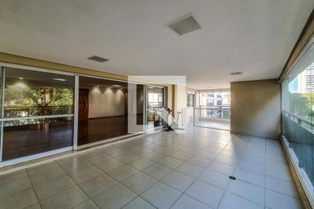 Apartamento à venda com 213m², 3 quartos e 3 vagasvaranda