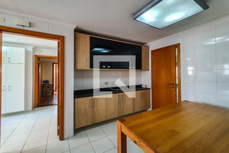Apartamento à venda com 213m², 3 quartos e 3 vagascozinha