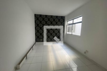 Sala de apartamento para alugar com 2 quartos, 70m² em Pq Duque, Duque de Caxias