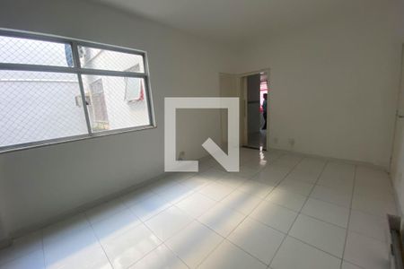 Sala de apartamento para alugar com 2 quartos, 70m² em Pq Duque, Duque de Caxias