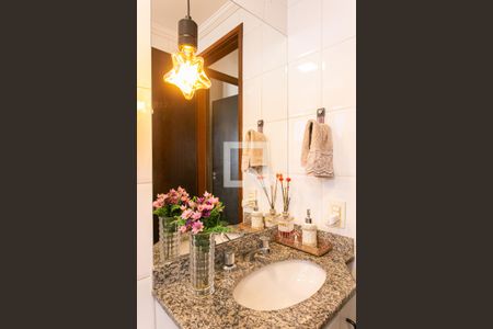 Apartamento à venda com 62m², 2 quartos e 2 vagasBanheiro Social