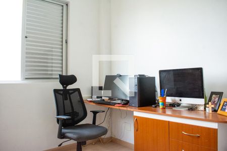 Apartamento à venda com 196m², 4 quartos e 2 vagasQuarto 4