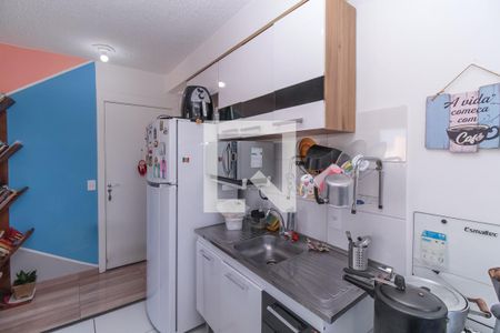 Cozinha de apartamento para alugar com 2 quartos, 40m² em Vila Ema, São Paulo