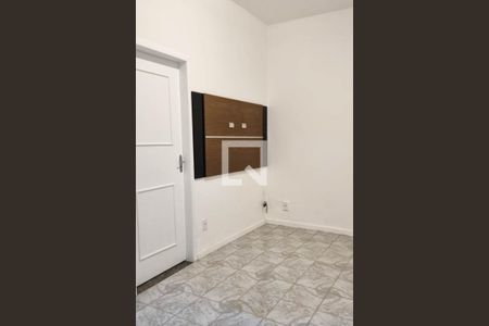 Sala de casa para alugar com 2 quartos, 70m² em Ramos, Rio de Janeiro