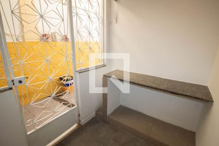 Casa para alugar com 70m², 2 quartos e sem vagaVaranda
