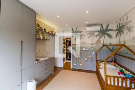 Casa de condomínio à venda com 567m², 5 quartos e 4 vagas Casa de condomínio à venda com 567m², 5 quartos e 4 vagasSuíte 2